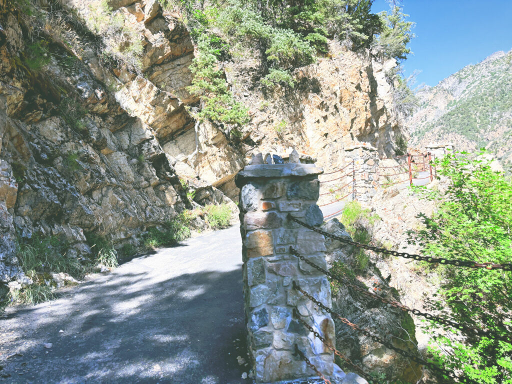 アメリカユタ州ティンパノゴス洞窟国立記念地Timpanogos Cave National Monument見どころ魅力トレイル・ハイキングモデルコース日本人観光