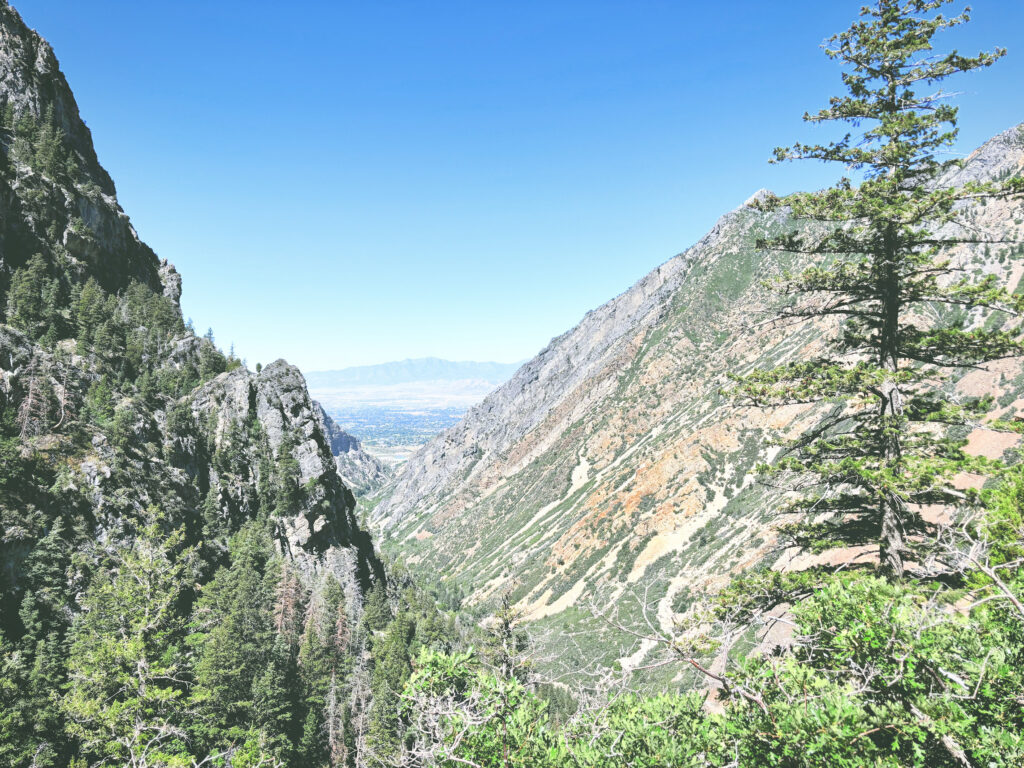 アメリカユタ州ティンパノゴス洞窟国立記念地Timpanogos Cave National Monument見どころ魅力トレイル・ハイキングモデルコース日本人観光