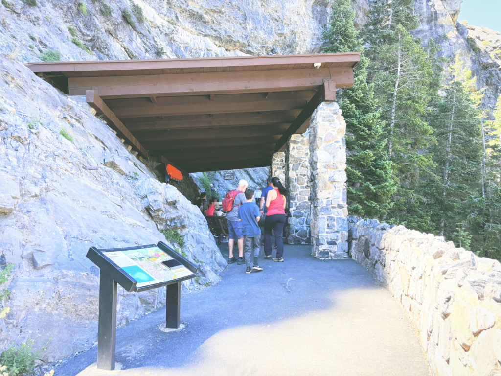 アメリカユタ州ティンパノゴス洞窟国立記念地Timpanogos Cave National Monument見どころ魅力トレイル・ハイキングモデルコース日本人観光