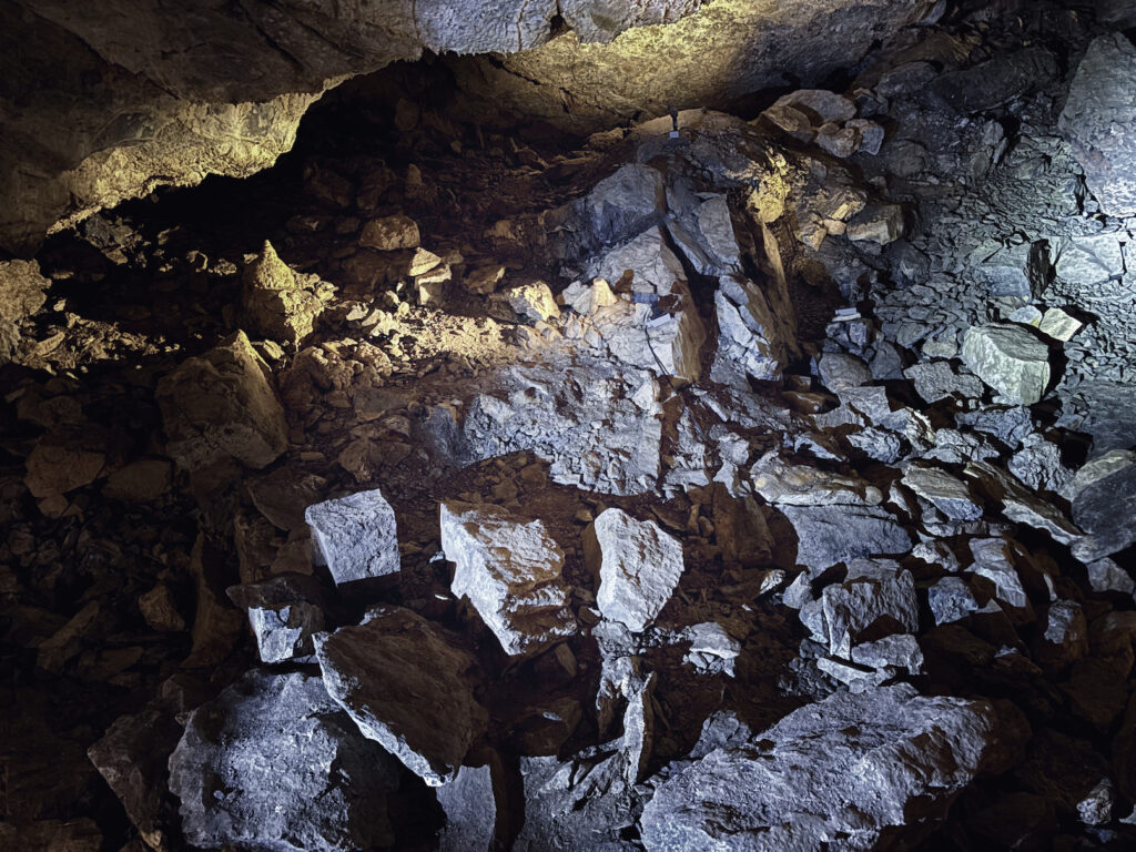 アメリカユタ州ティンパノゴス洞窟国立記念地Timpanogos Cave National Monument見どころ魅力トレイル・ハイキングモデルコース日本人観光