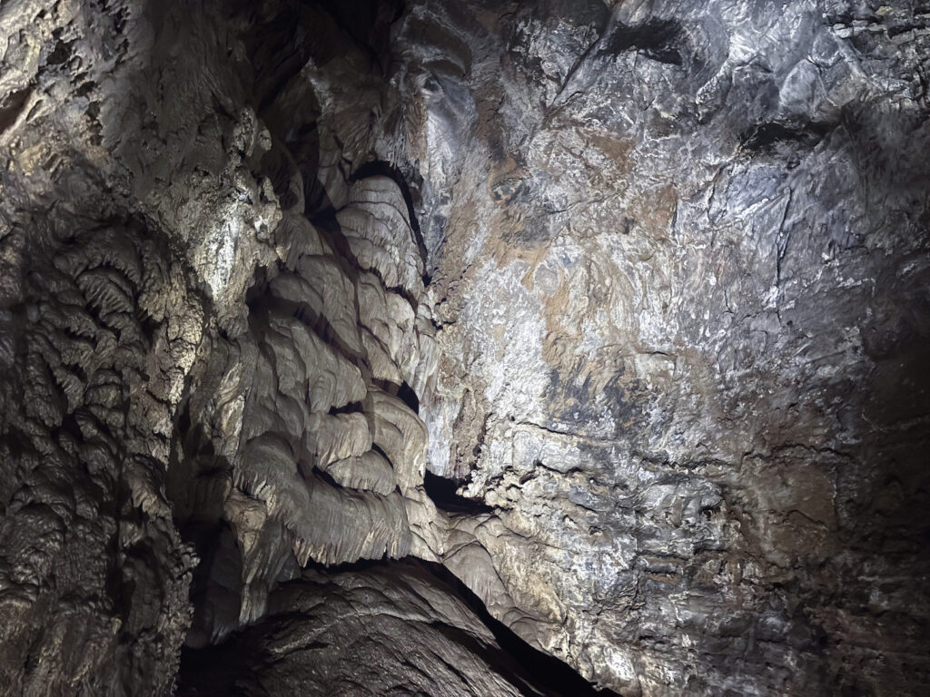 アメリカユタ州ティンパノゴス洞窟国立記念地Timpanogos Cave National Monument見どころ魅力トレイル・ハイキングモデルコース日本人観光