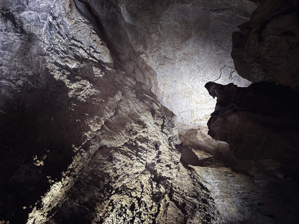 アメリカユタ州ティンパノゴス洞窟国立記念地Timpanogos Cave National Monument見どころ魅力トレイル・ハイキングモデルコース日本人観光