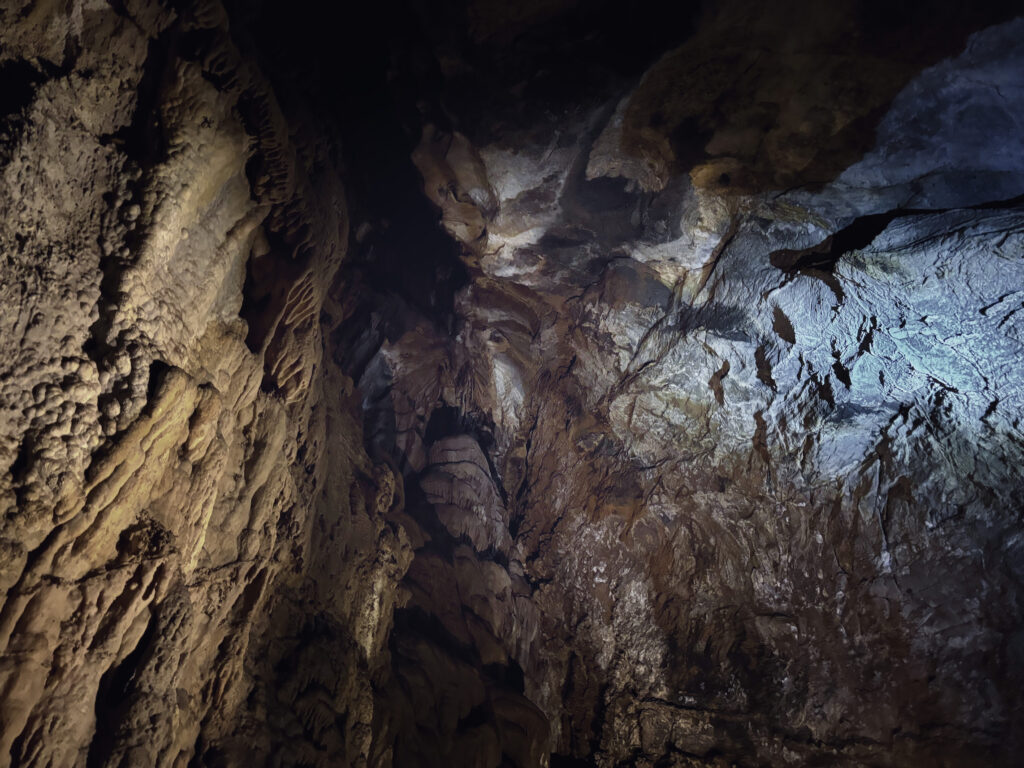 アメリカユタ州ティンパノゴス洞窟国立記念地Timpanogos Cave National Monument見どころ魅力トレイル・ハイキングモデルコース日本人観光