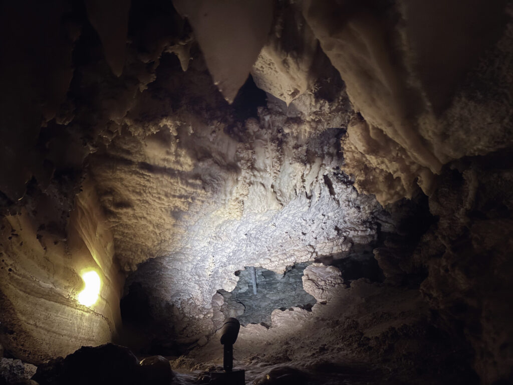 アメリカユタ州ティンパノゴス洞窟国立記念地Timpanogos Cave National Monument見どころ魅力トレイル・ハイキングモデルコース日本人観光