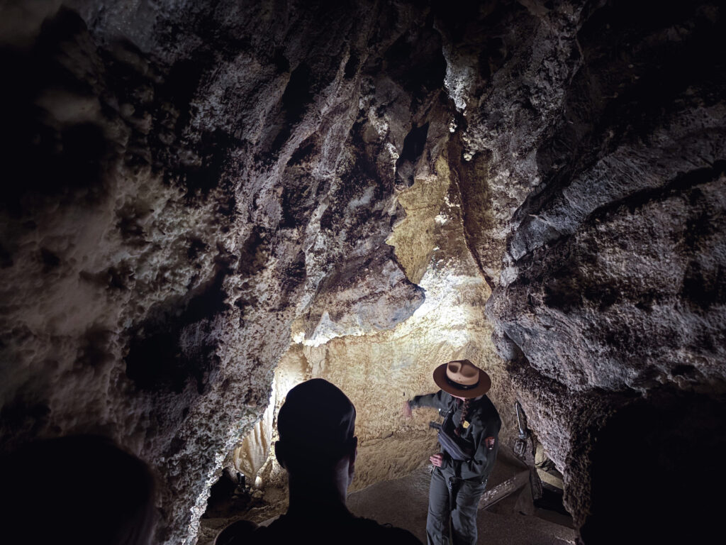 アメリカユタ州ティンパノゴス洞窟国立記念地Timpanogos Cave National Monument見どころ魅力トレイル・ハイキングモデルコース日本人観光