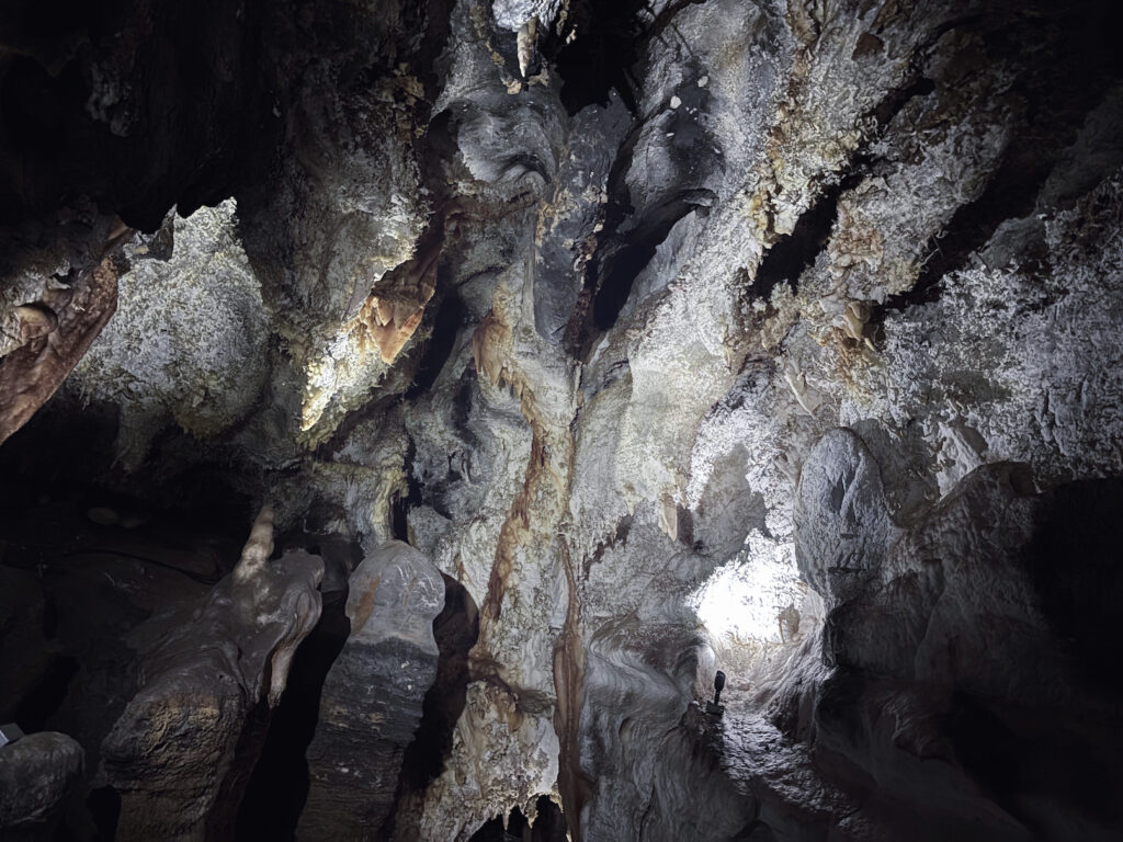 アメリカユタ州ティンパノゴス洞窟国立記念地Timpanogos Cave National Monument見どころ魅力トレイル・ハイキングモデルコース日本人観光