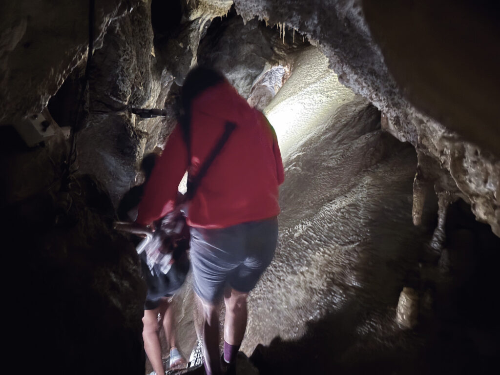 アメリカユタ州ティンパノゴス洞窟国立記念地Timpanogos Cave National Monument見どころ魅力トレイル・ハイキングモデルコース日本人観光