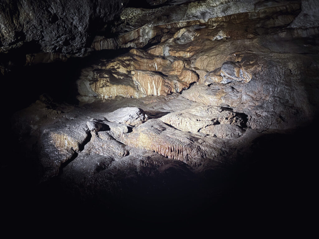 アメリカユタ州ティンパノゴス洞窟国立記念地Timpanogos Cave National Monument見どころ魅力トレイル・ハイキングモデルコース日本人観光