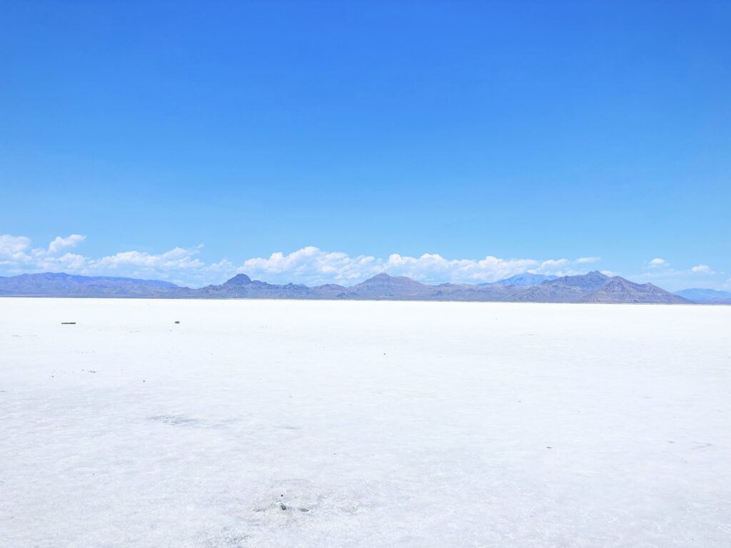 アメリカユタ州ボンネビルソルトフラッツBonneville Salt Flats見どころ魅力日本人観光