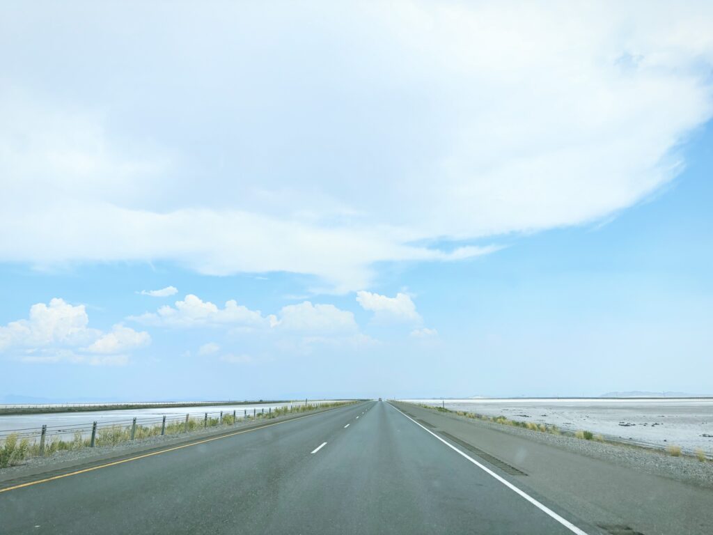 アメリカユタ州ボンネビルソルトフラッツBonneville Salt Flats見どころ魅力日本人観光