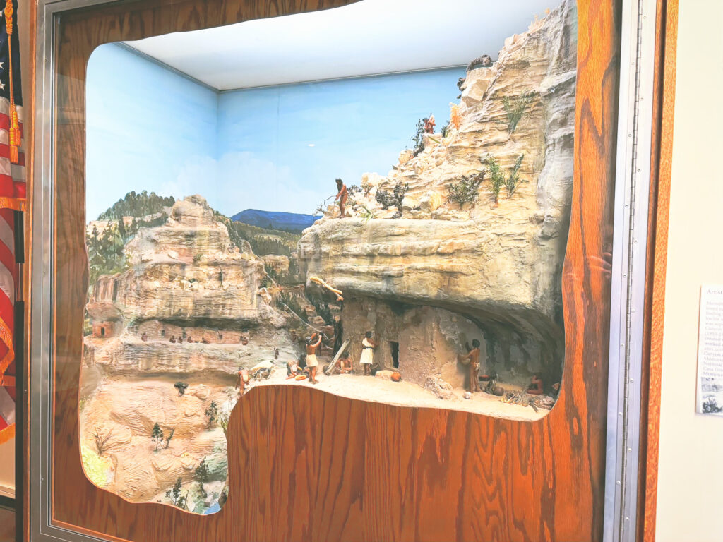 アメリカアリゾナ州ウォルナットキャニオン国定公園Walnut Canyon National Monument見どころ魅力トレイル・ハイキングモデルコース日本人観光