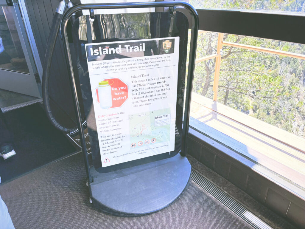 アメリカアリゾナ州ウォルナットキャニオン国定公園Walnut Canyon National Monument見どころ魅力トレイル・ハイキングモデルコース日本人観光