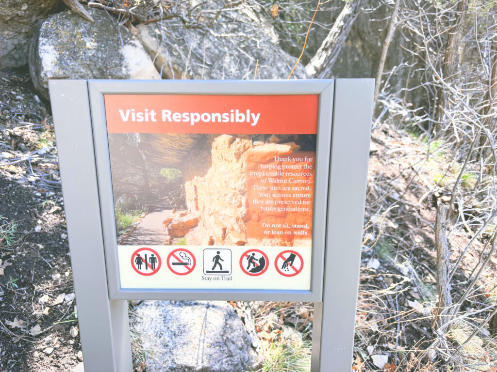 アメリカアリゾナ州ウォルナットキャニオン国定公園Walnut Canyon National Monument見どころ魅力トレイル・ハイキングモデルコース日本人観光