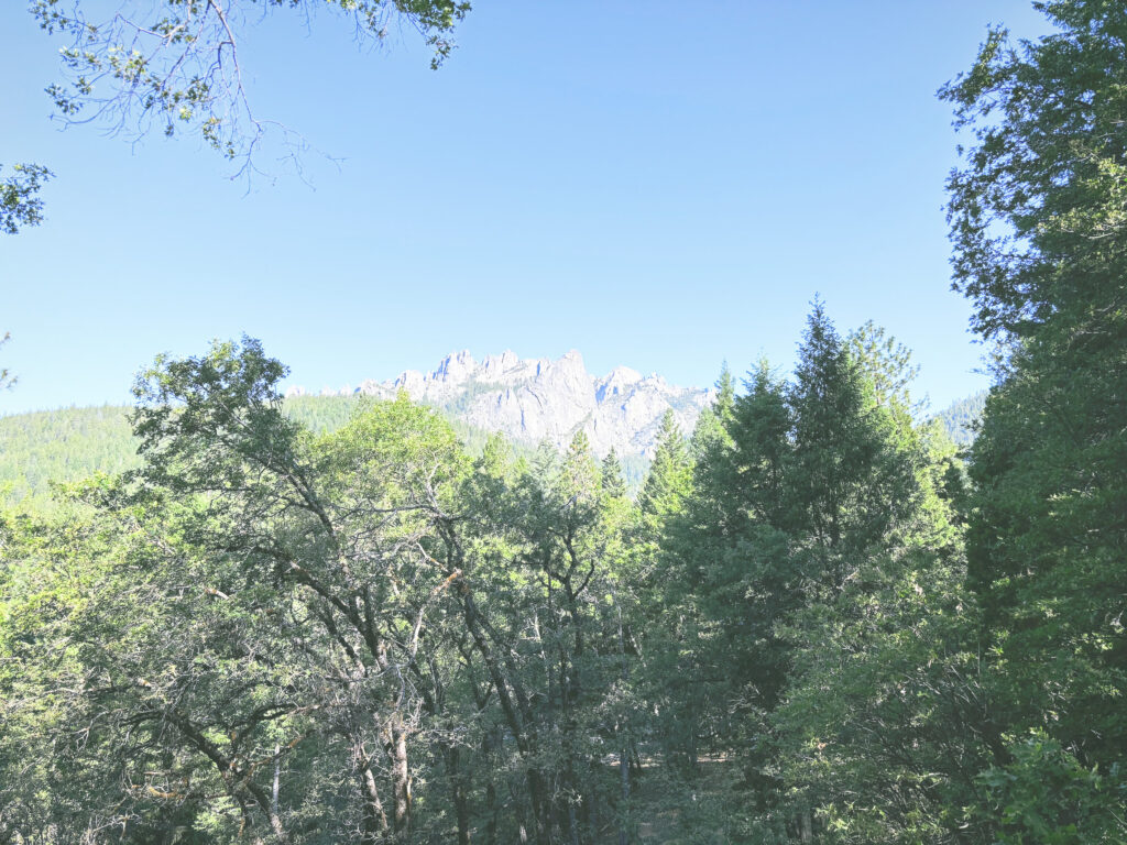 アメリカカリフォルニア州キャッスルクラッグス州立公園Castle Crags State Park見どころ魅力トレイル・ハイキングモデルコース日本人観光