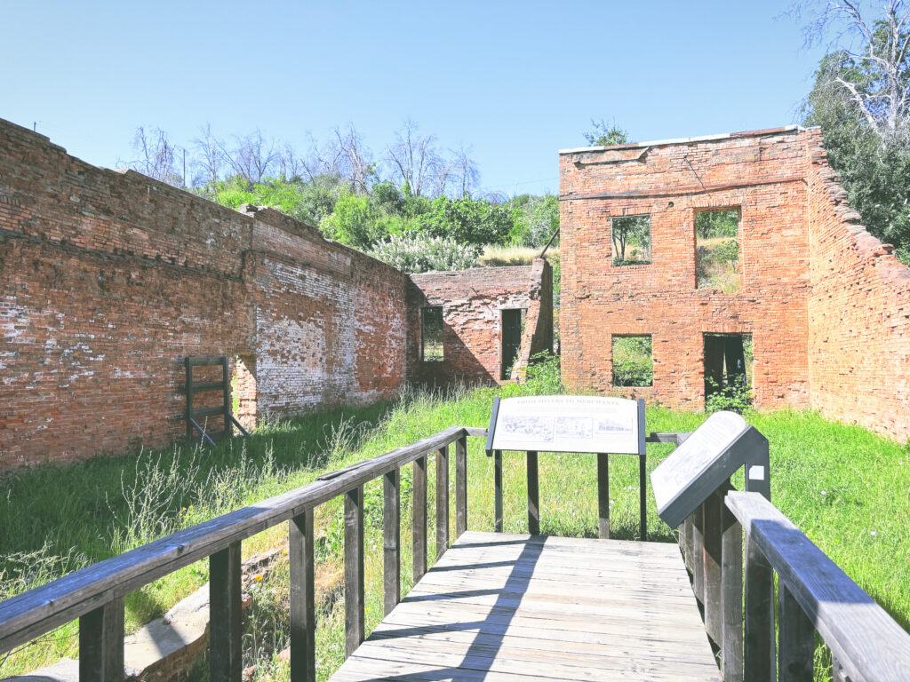 アメリカカリフォルニア州シャスタ州立歴史公園Shasta State Historic Park見どころ魅力トレイル・ハイキングモデルコース日本人観光
