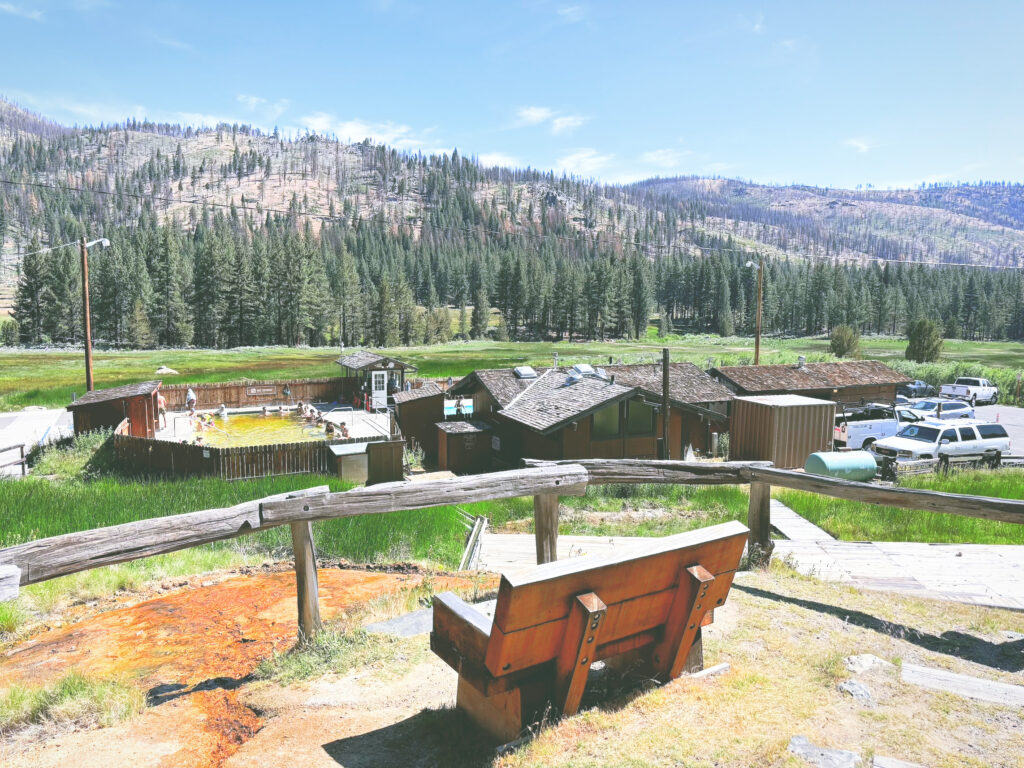アメリカカリフォルニア州グローバーホットスプリングス州立公園Grover Hot Springs State Park見どころ魅力トレイル・ハイキングモデルコース日本人観光