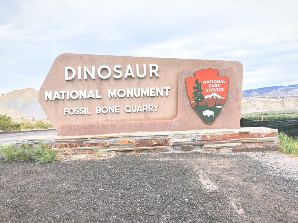 アメリカコロラド州ユタ州ダイナソー国定公園Dinosaur National Monument見どころ魅力トレイル・ハイキングモデルコース日本人観光