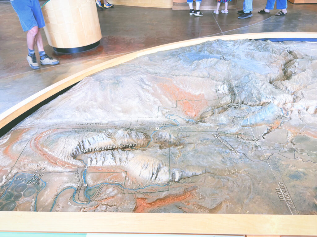 アメリカコロラド州ユタ州ダイナソー国定公園Dinosaur National Monument見どころ魅力トレイル・ハイキングモデルコース日本人観光